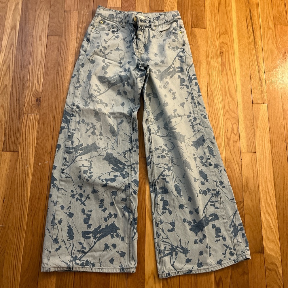 BDG Urban Outfitters Jeans! Size 26! A great fit, don’t wear anymore, no stains